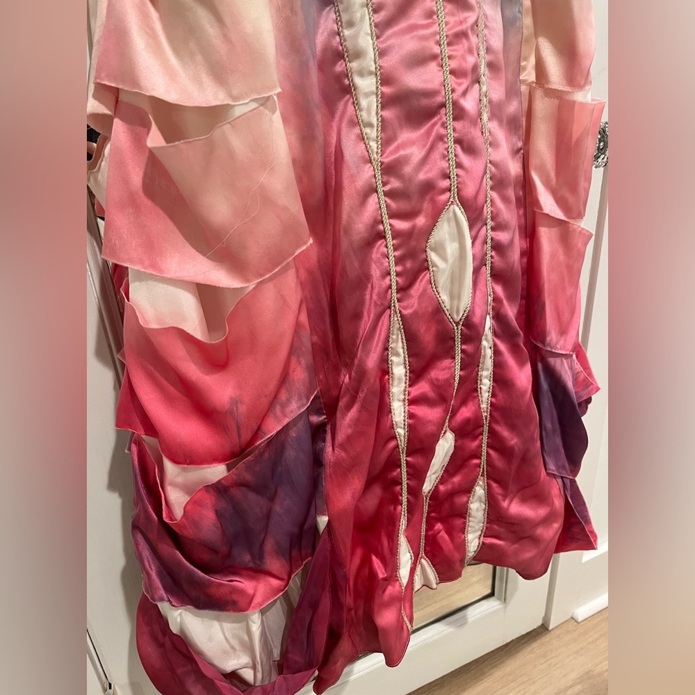 Wai Ching wedding dress - Picture 3 of 12